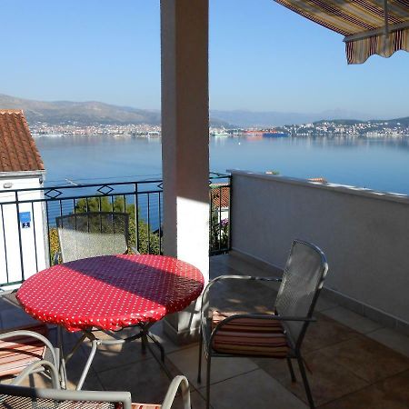 Gogi Apartman Donji Okrug  Buitenkant foto
