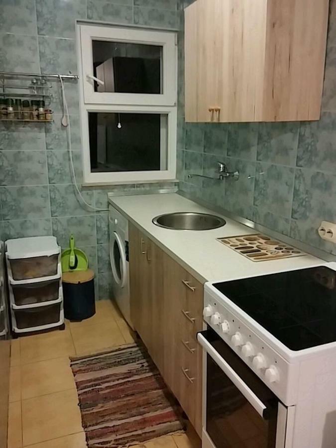 Gogi Apartman Donji Okrug  Buitenkant foto